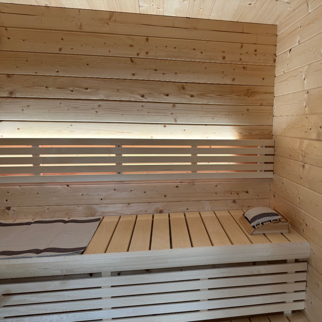 SaunaLife G4 6-Person Traditional Outdoor Sauna