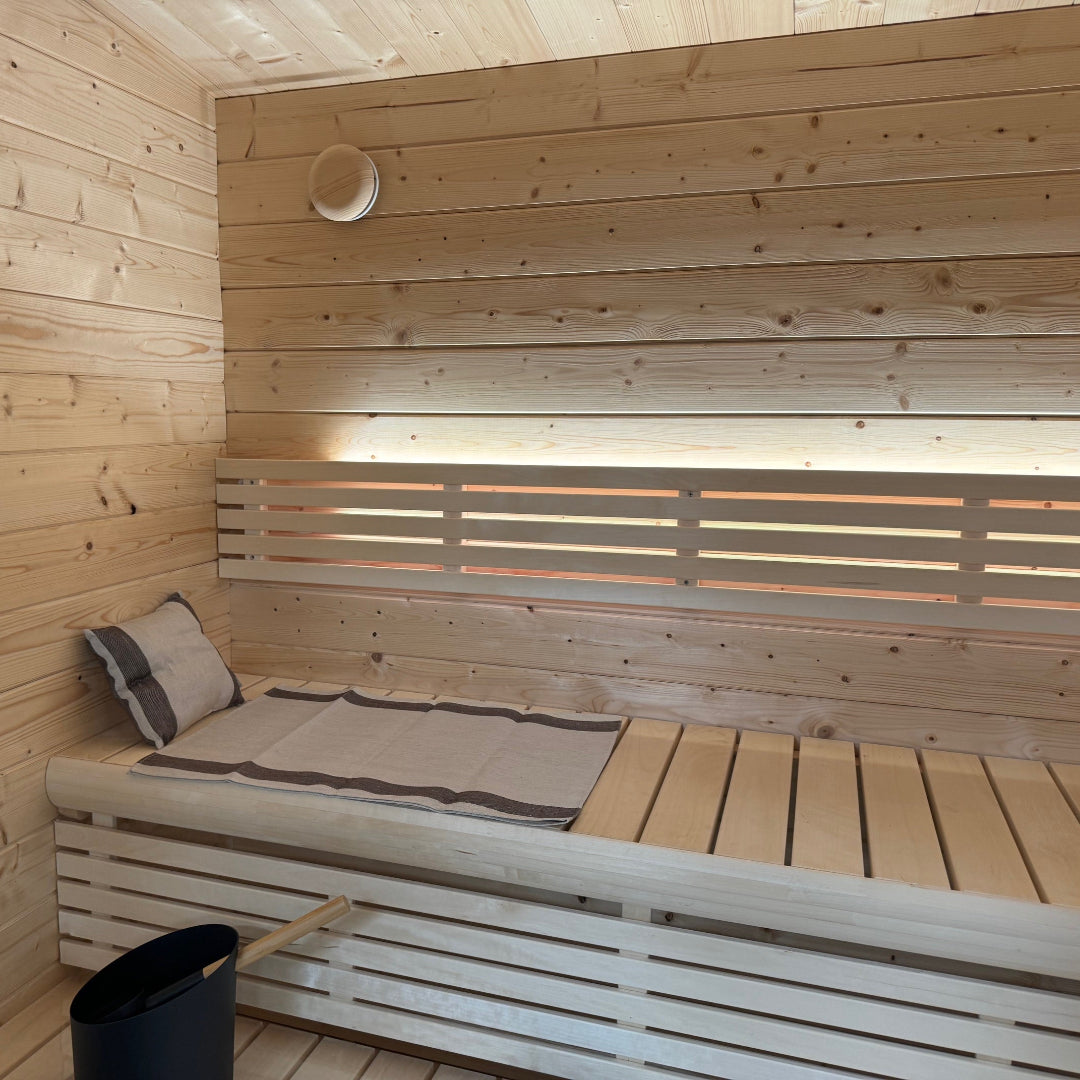 SaunaLife G4 6-Person Traditional Outdoor Sauna