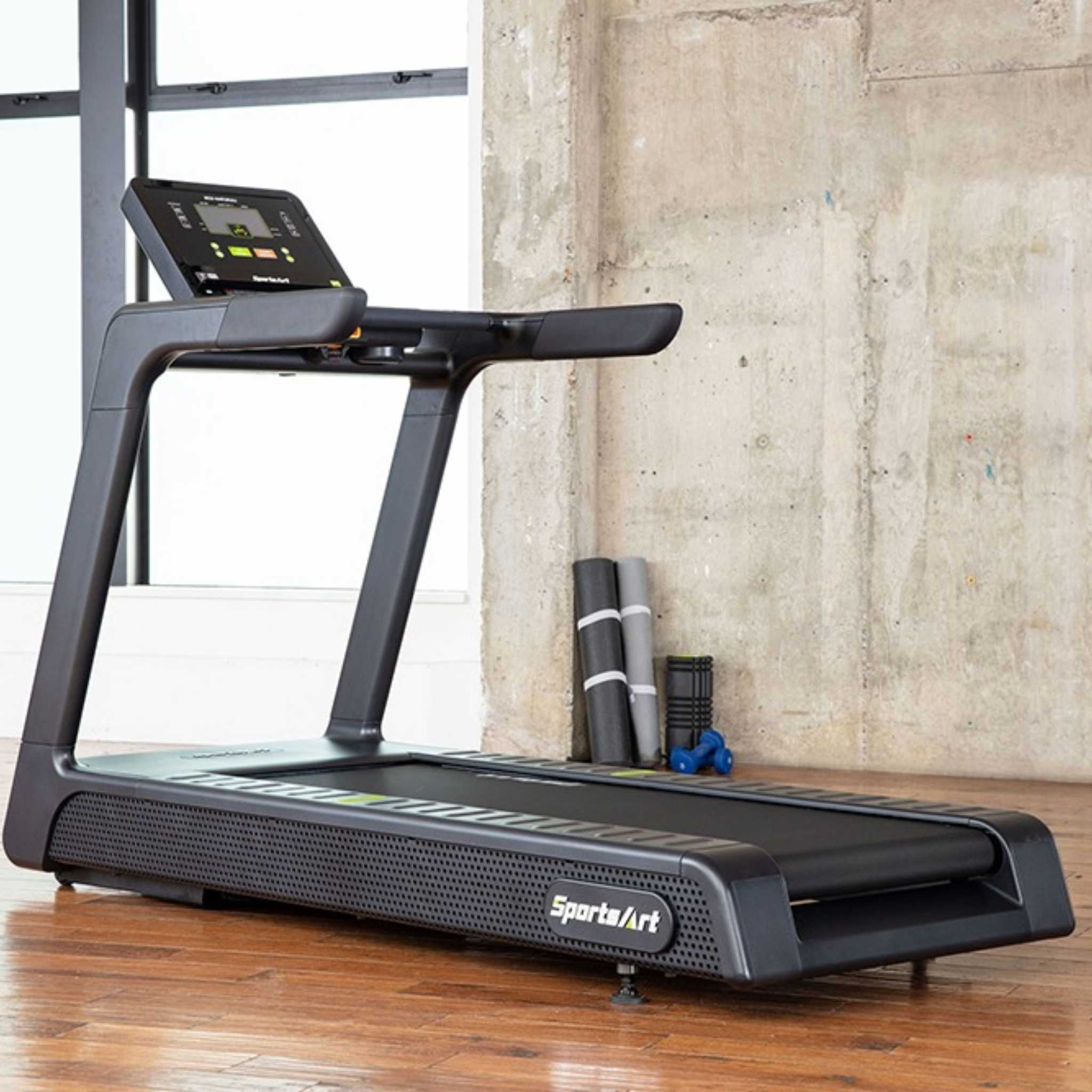 SportsArt T673L Eco-Natural Treadmill