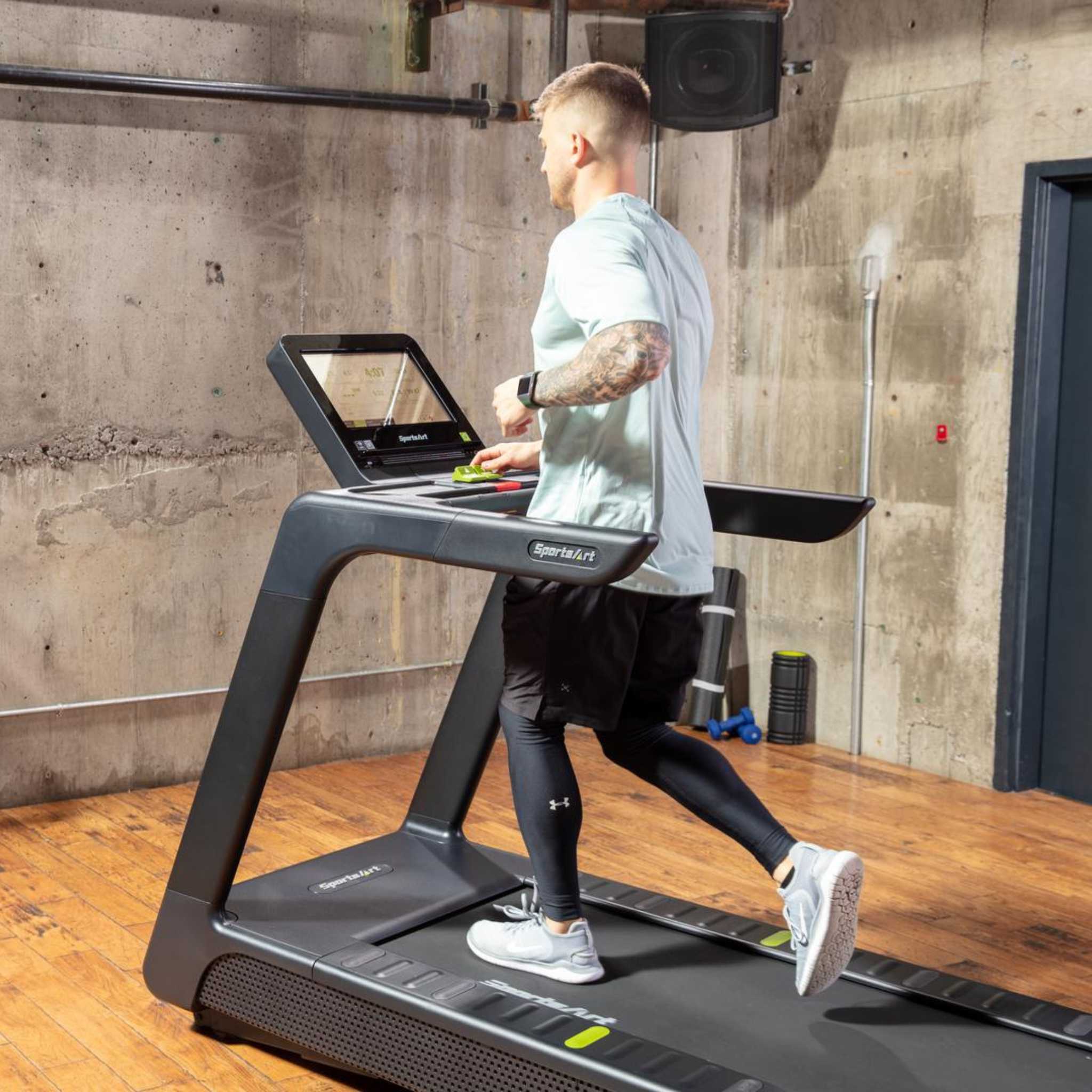 SportsArt T674L-16 Treadmill