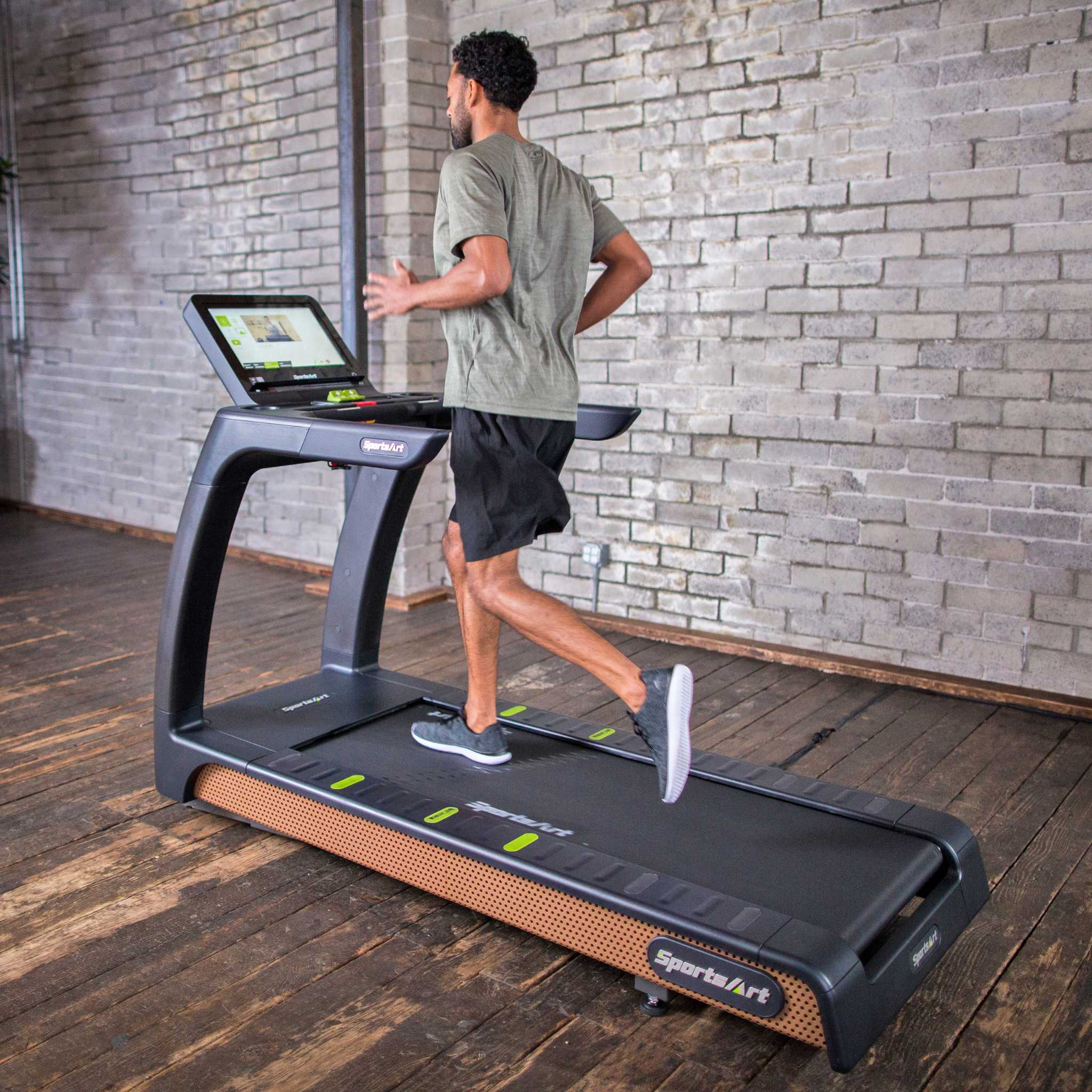 SportsArt T676-19 Treadmill