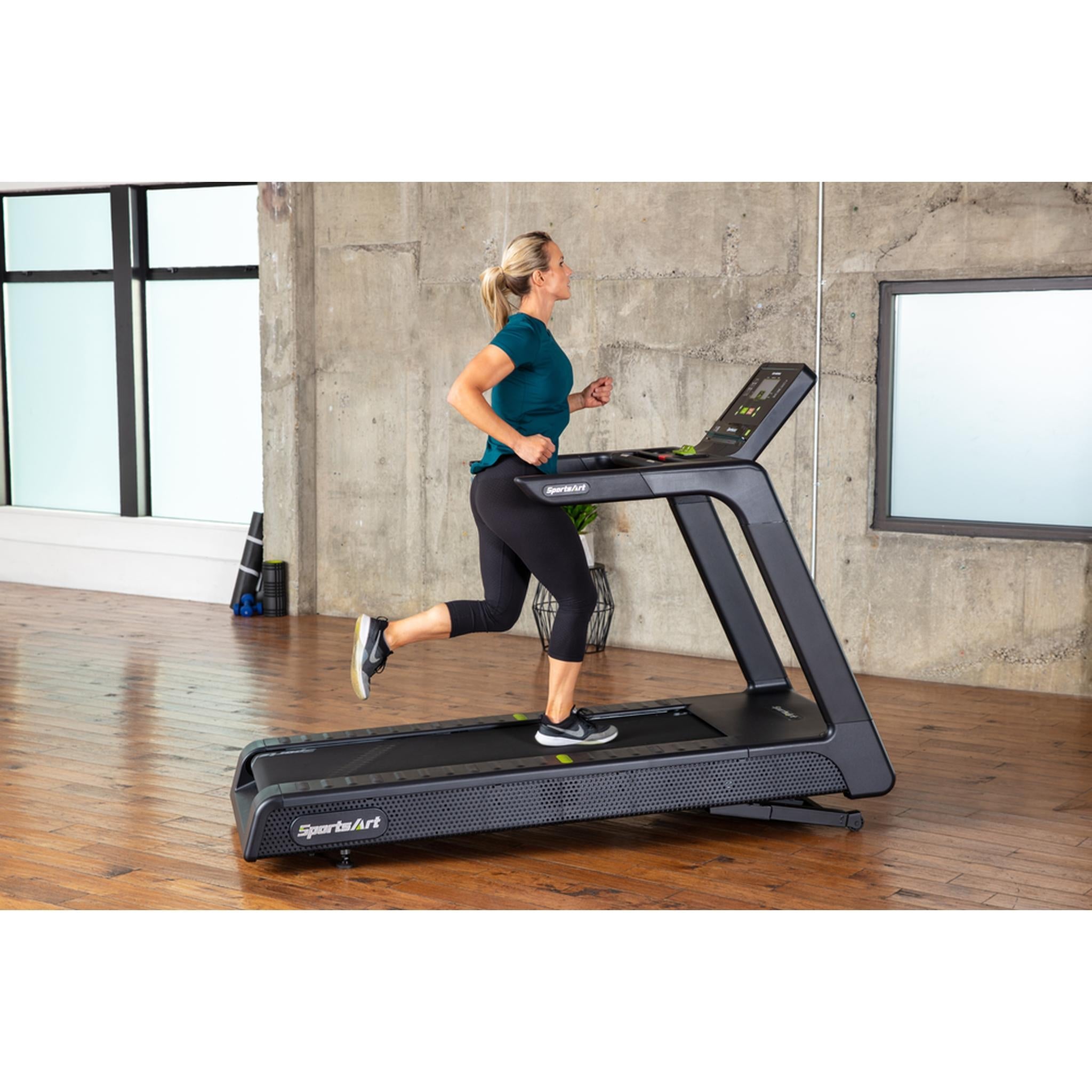 SportsArt T674L Eco-Natural Treadmill